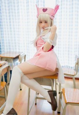 二女一杯原版在线观看