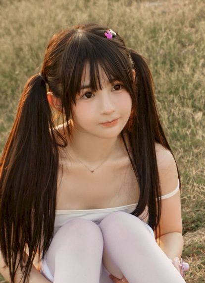 按摩室的女大学生