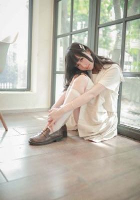 笼中女